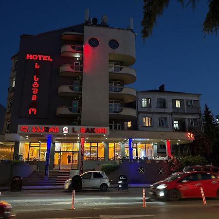 L Bakuri Hotel Batoemi Buitenkant foto