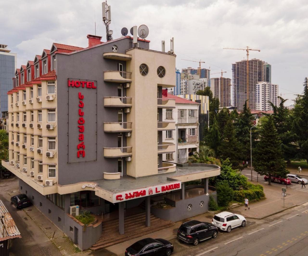 L Bakuri Hotel Batoemi Buitenkant foto