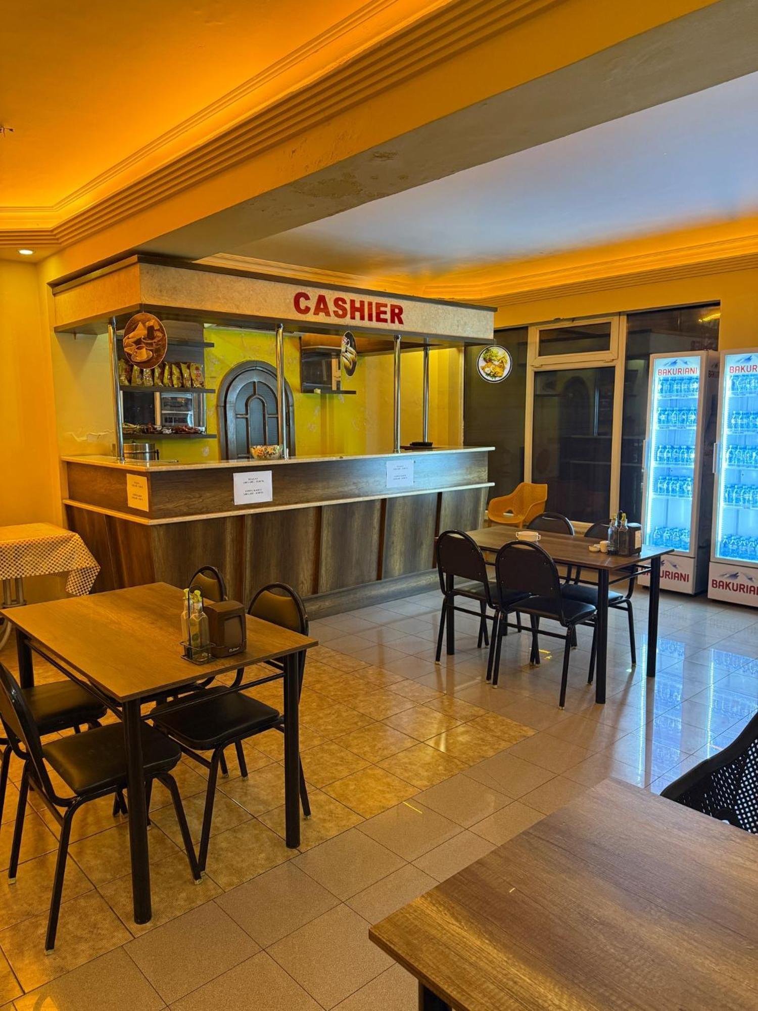 L Bakuri Hotel Batoemi Buitenkant foto